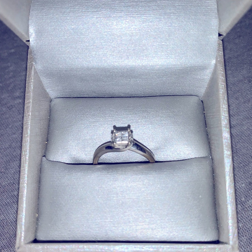 Zales ring - Picture 3 of 6